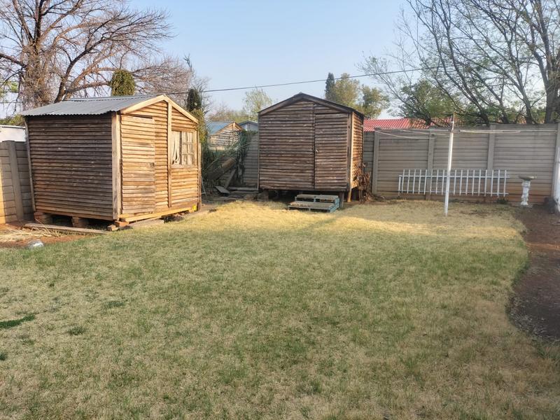 5 Bedroom Property for Sale in Uitsig Free State